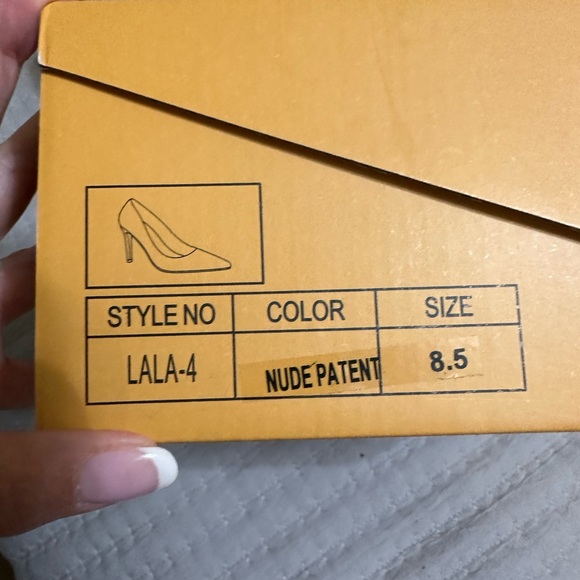 Chase & Chloe patent pumps - Picture 2 of 3